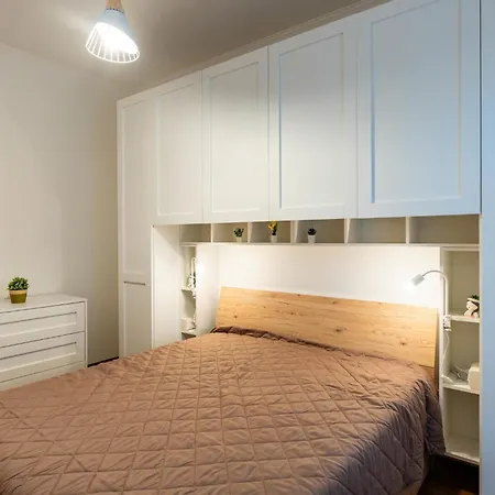 Ginestra By Interhome アラッシオ
